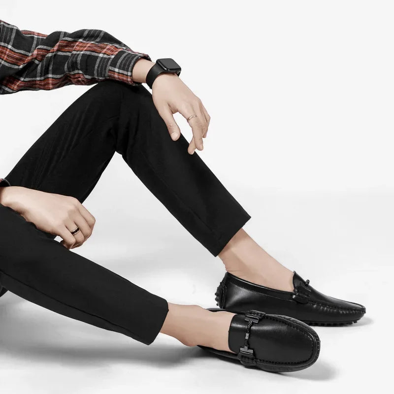 Atmungsaktive Leder Herren Slipper sportlicher Stil schwarz - Veron