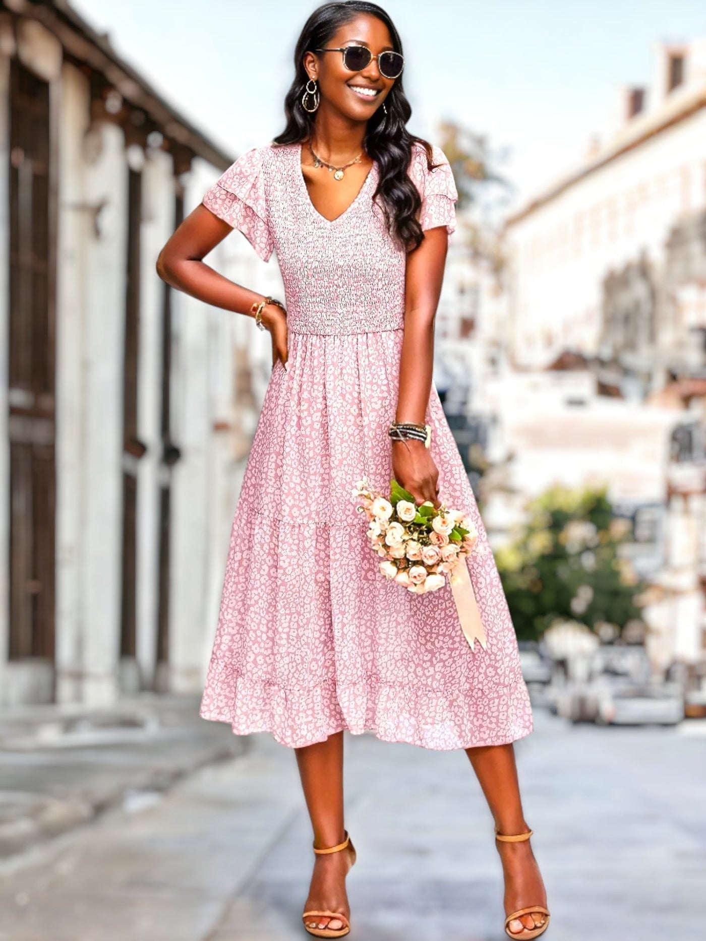 Susan - Kleid mit V-Ausschnitt und gestuften Ärmeln