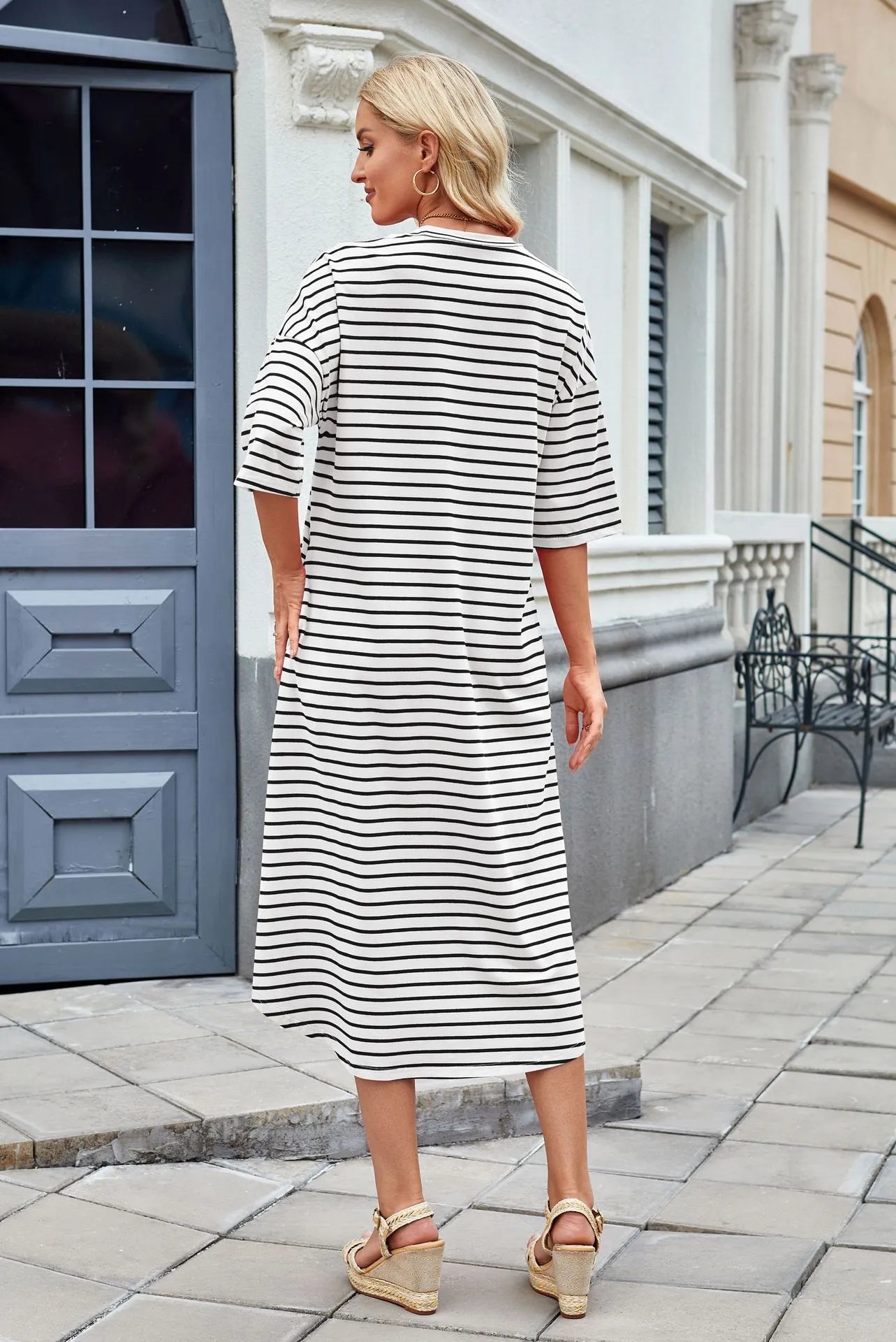 Lorena - Lässiges Sommerkleid mit Streifen für Frauen