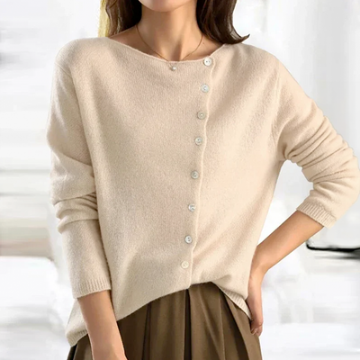 Clara - Lässiger Cardigan mit Knöpfen