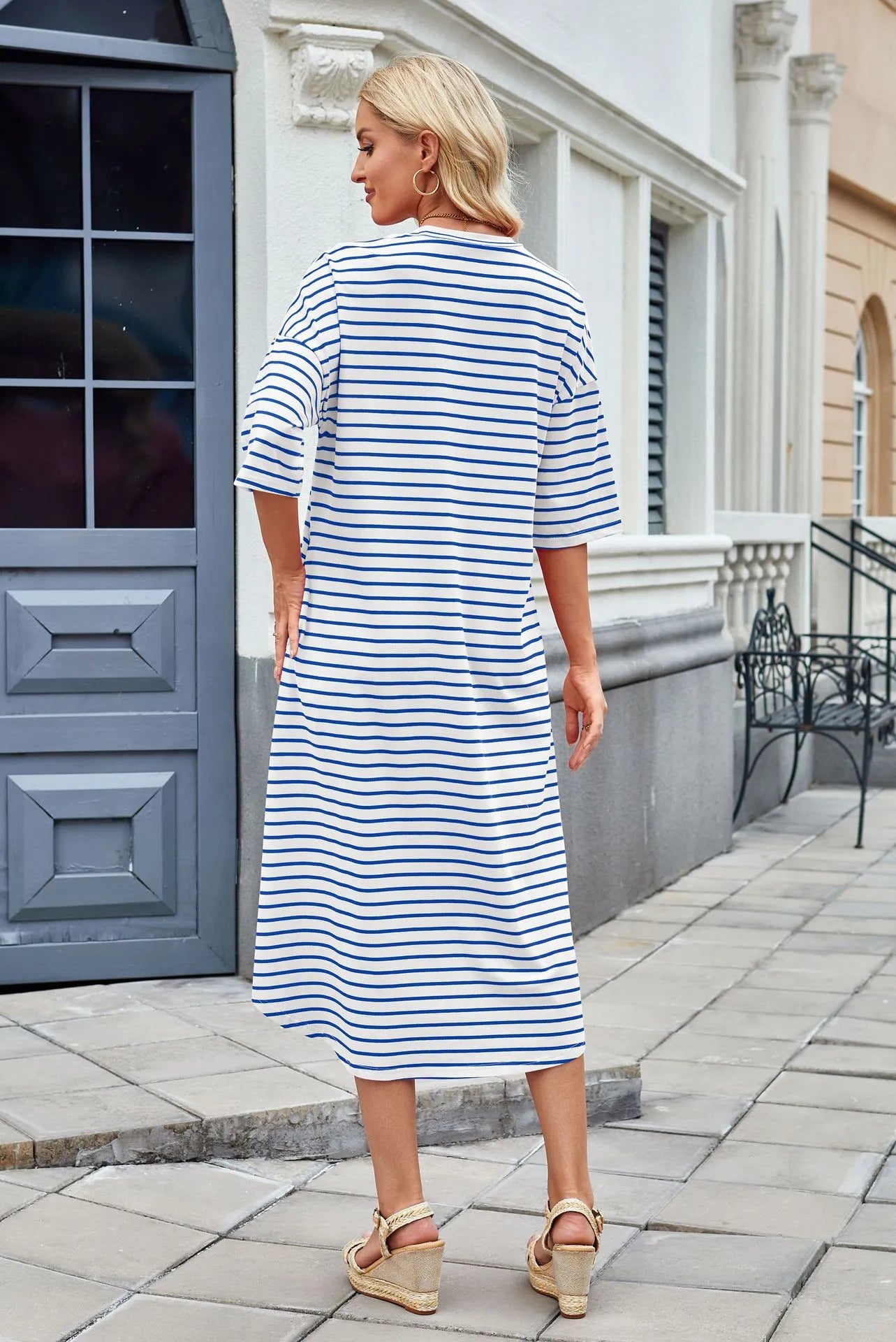 Lorena - Lässiges Sommerkleid mit Streifen für Frauen