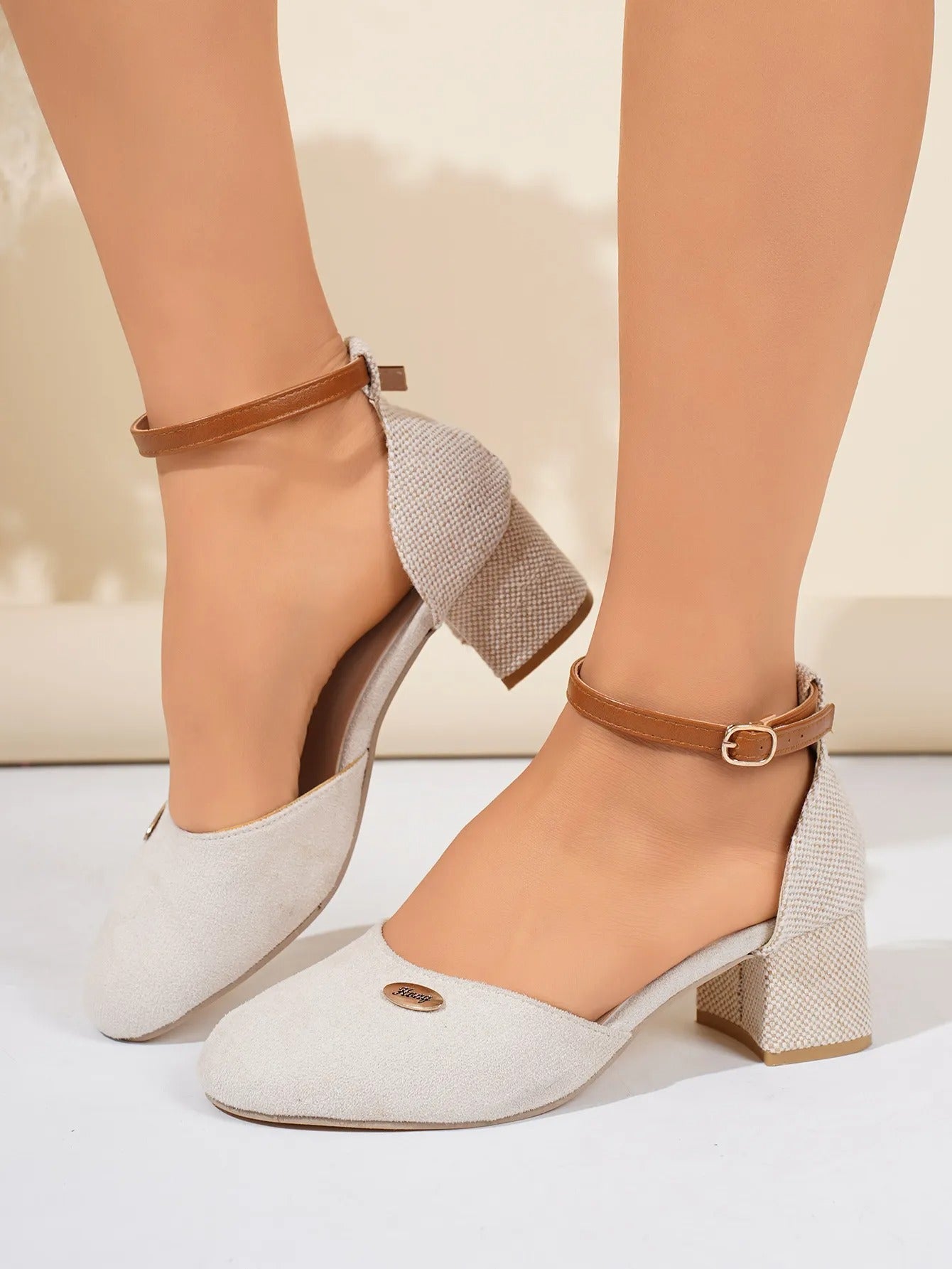 Geschlossene Damenpumps aus Wildleder - Emilia