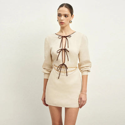 Kurzes Leinenkleid mit dekorativen Schleifen im eleganten Stil - Renata