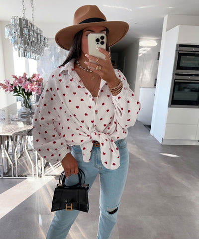 Bluse Heart Red mit kraftvollem femininen Charme für Frauen