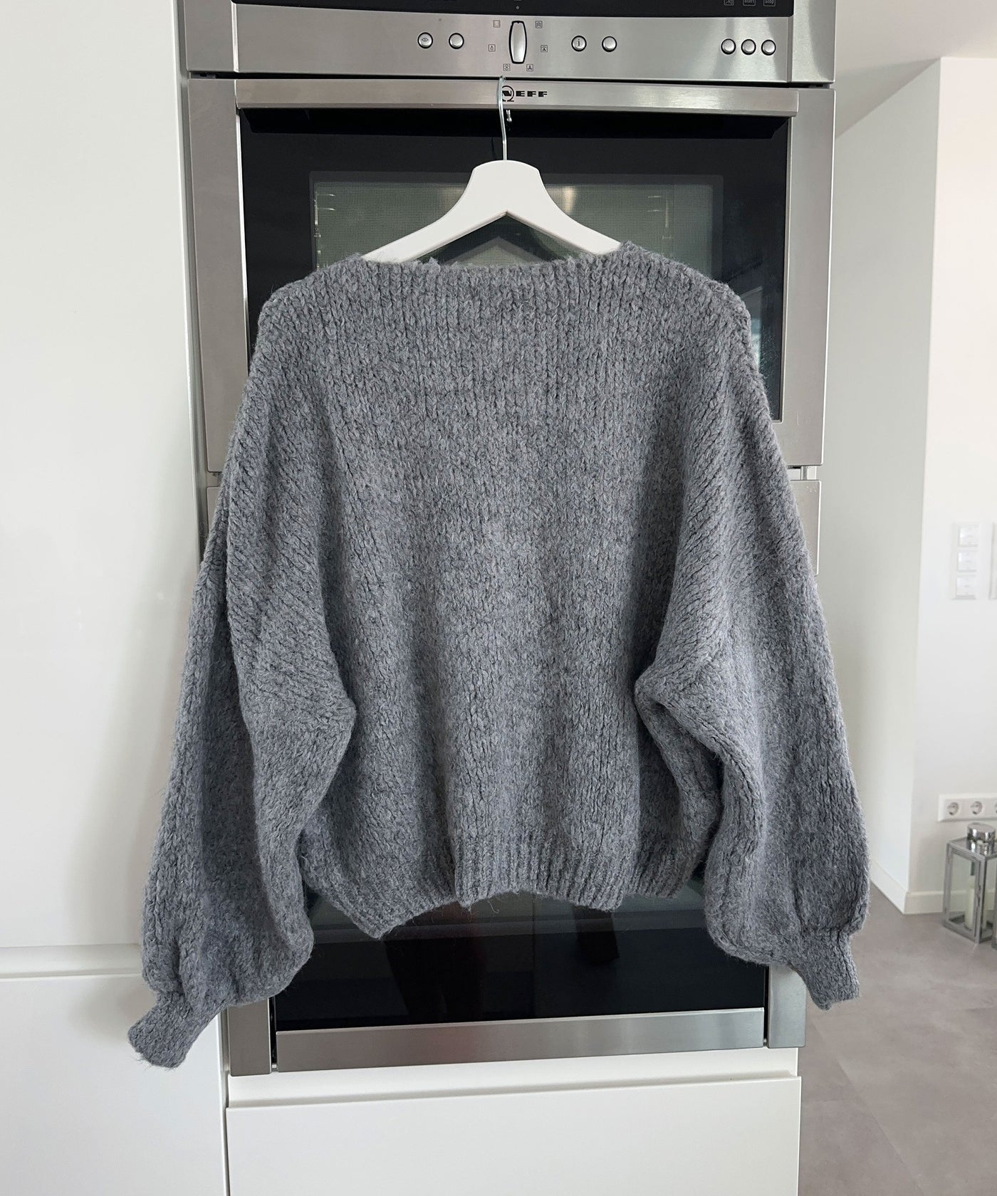 Schleife Fia Dunkelgrau mit moderner Eleganz für Frauen