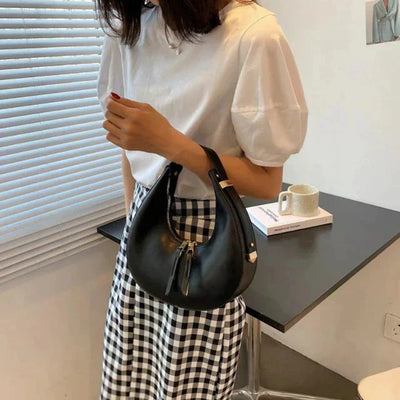 Half Moon Tote Bag mit stilvollem Design für Damen