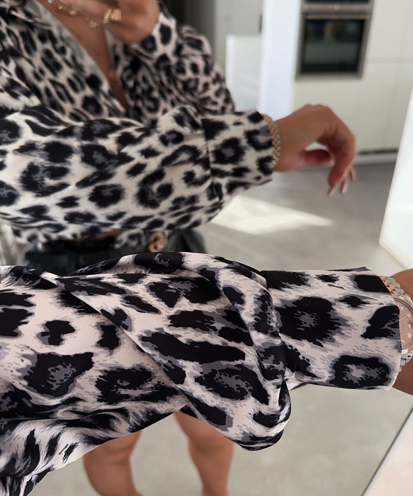 Schwarz Weiß Oberteil mit modernem Kontrast für Damen