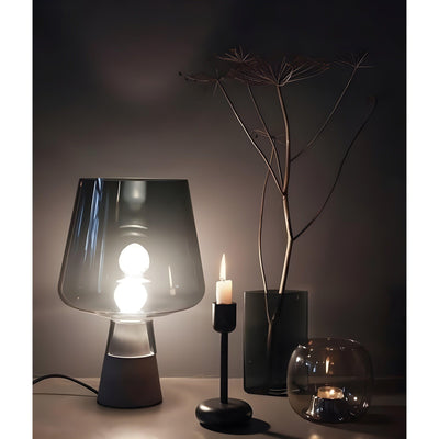 GlowSphere Tischleuchte – Italienisches Glasballon-Design