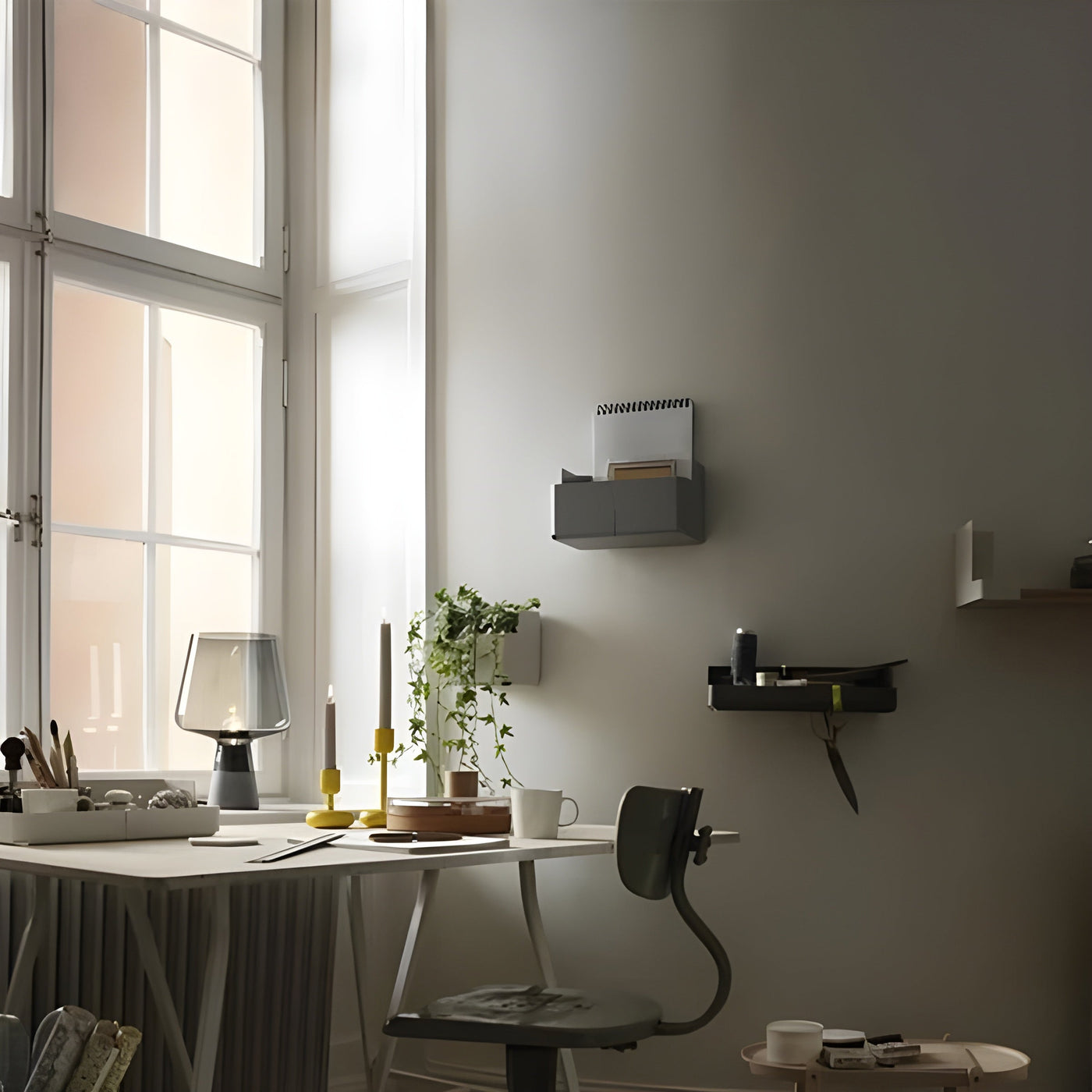 GlowSphere Tischleuchte – Italienisches Glasballon-Design