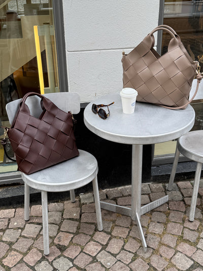 Umina | Dunkelbraune Umhängetasche