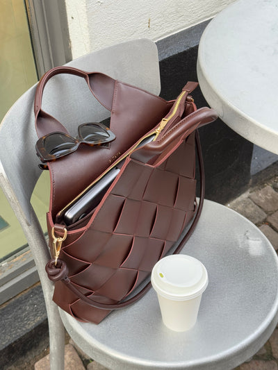 Umina | Dunkelbraune Umhängetasche