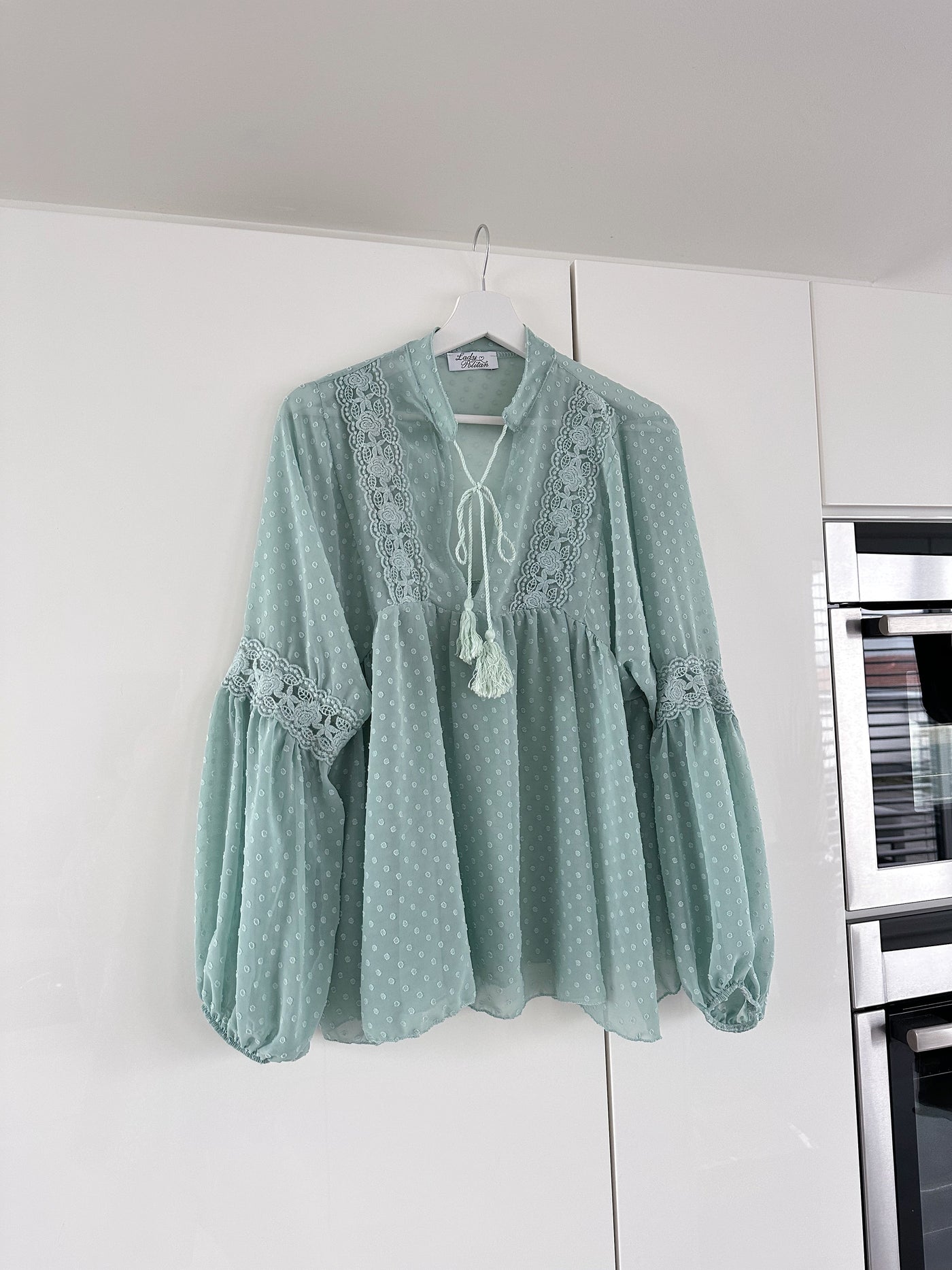 Leichtes Paula Mint Oberteil mit frischer Eleganz für Frauen