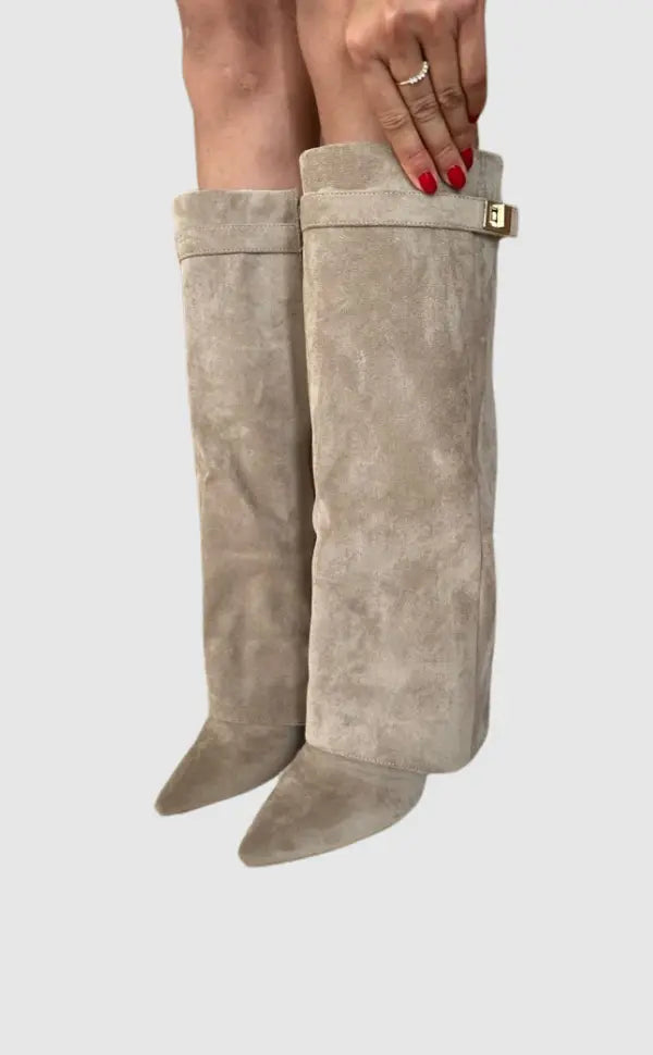 Damen Stiefel in Beige – Trendige Wildleder-Optik mit weitem Schaft
