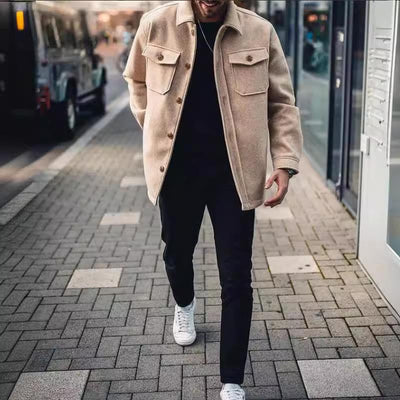 Stilvolle Herrenjacke mit Knöpfen