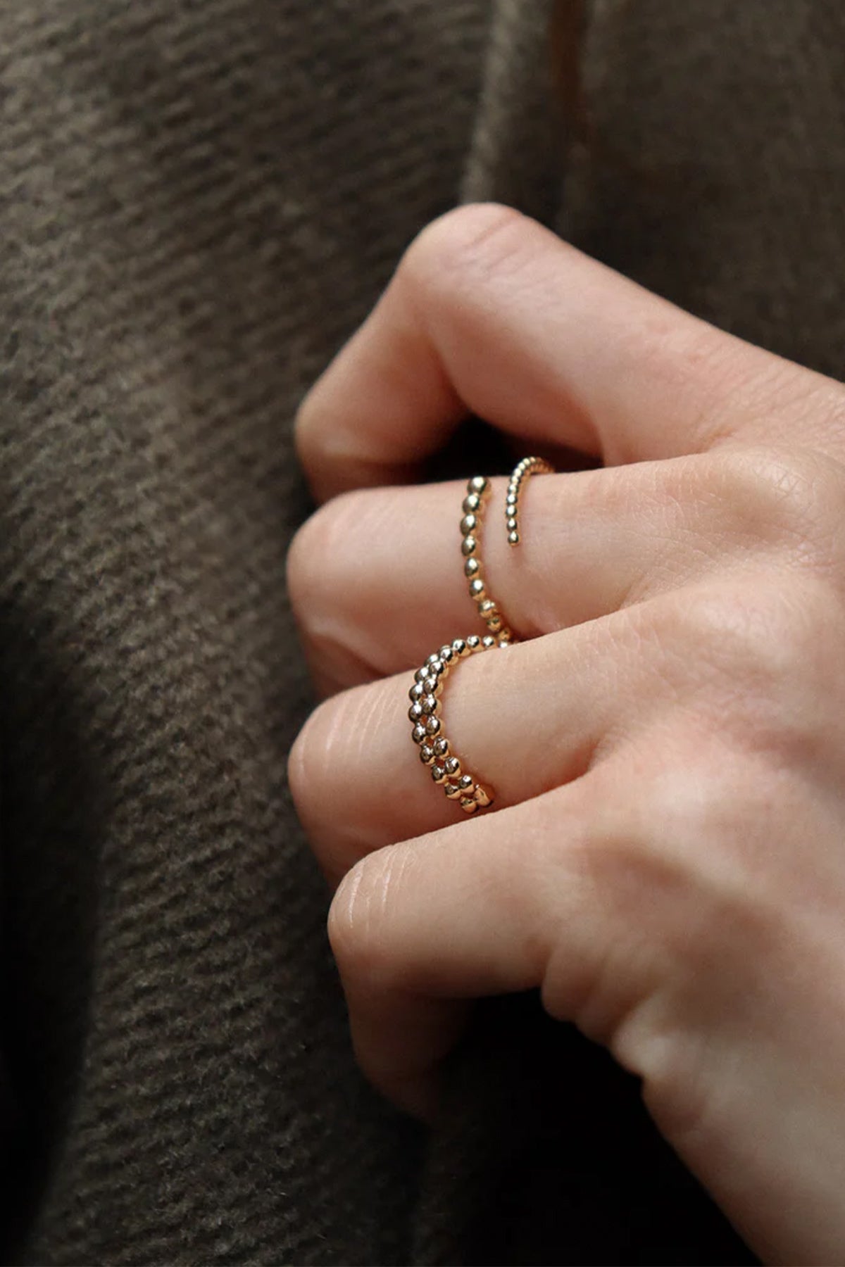 Goldfarbener Verstellbarer Ring mit Skulpturalem Finish Für Frauen