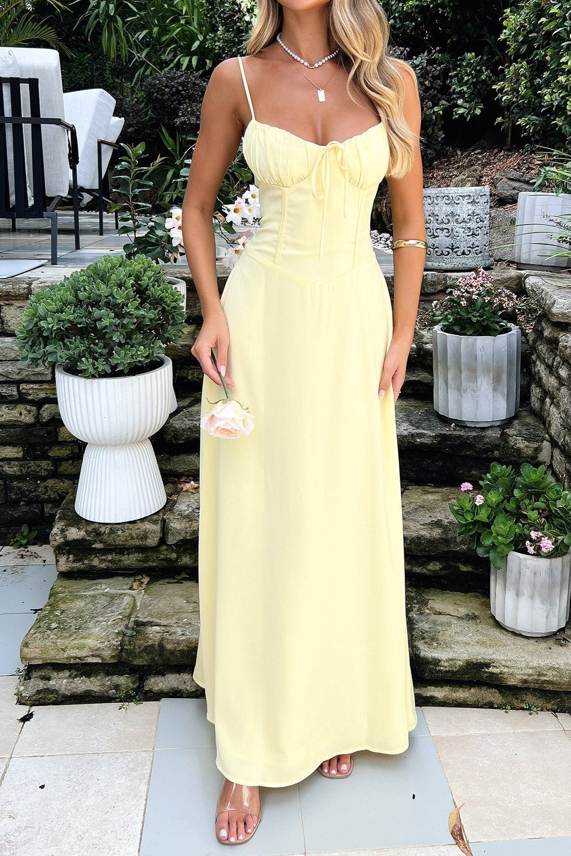 Midikleid mit Ausgestanzten Butterblumen für Frauen