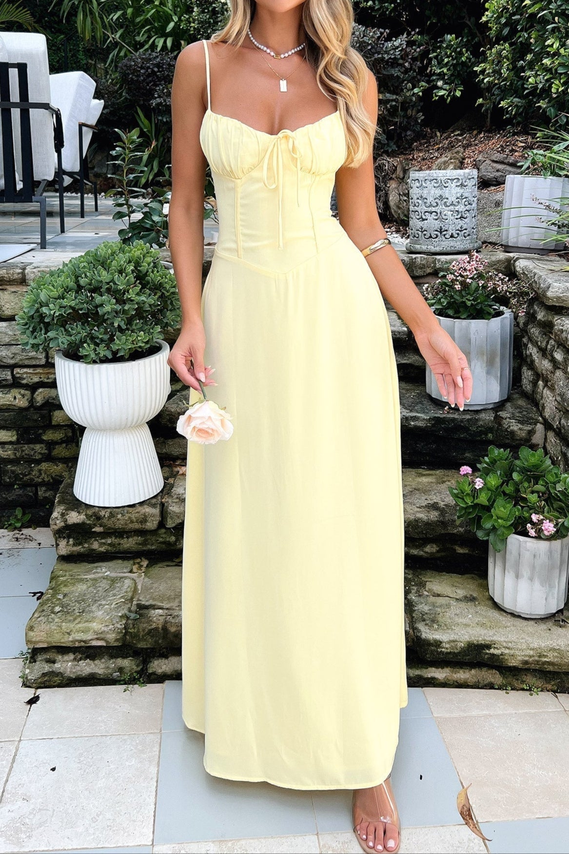 Midikleid mit Ausgestanzten Butterblumen für Frauen