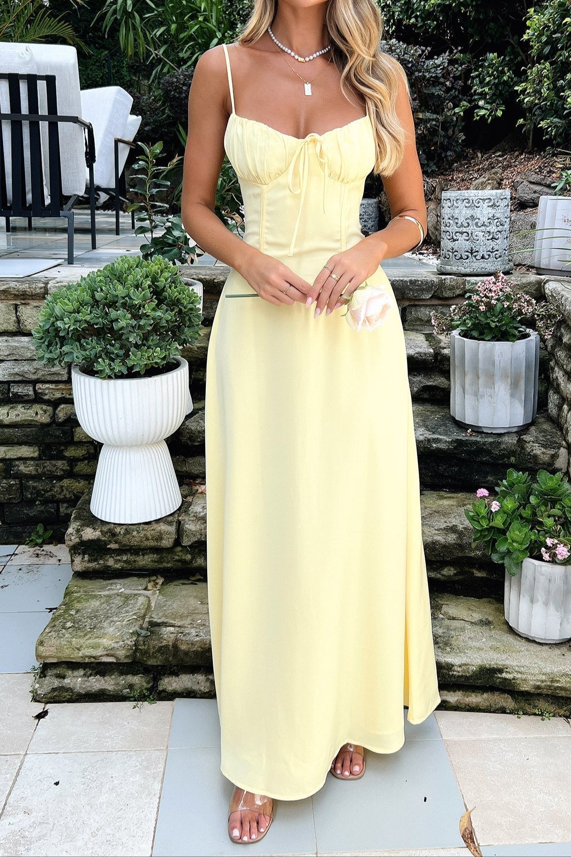 Midikleid mit Ausgestanzten Butterblumen für Frauen