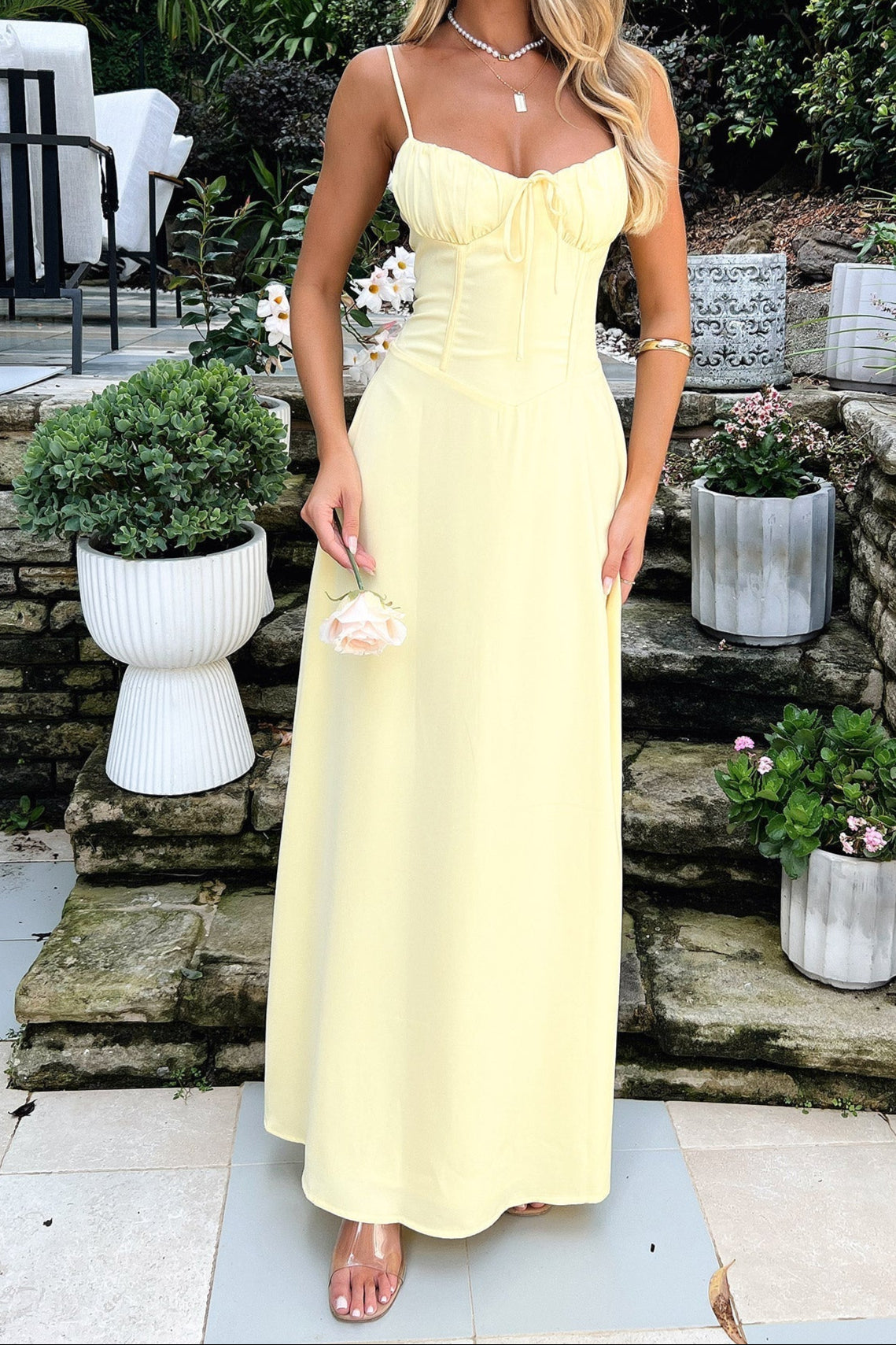 Midikleid mit Ausgestanzten Butterblumen für Frauen