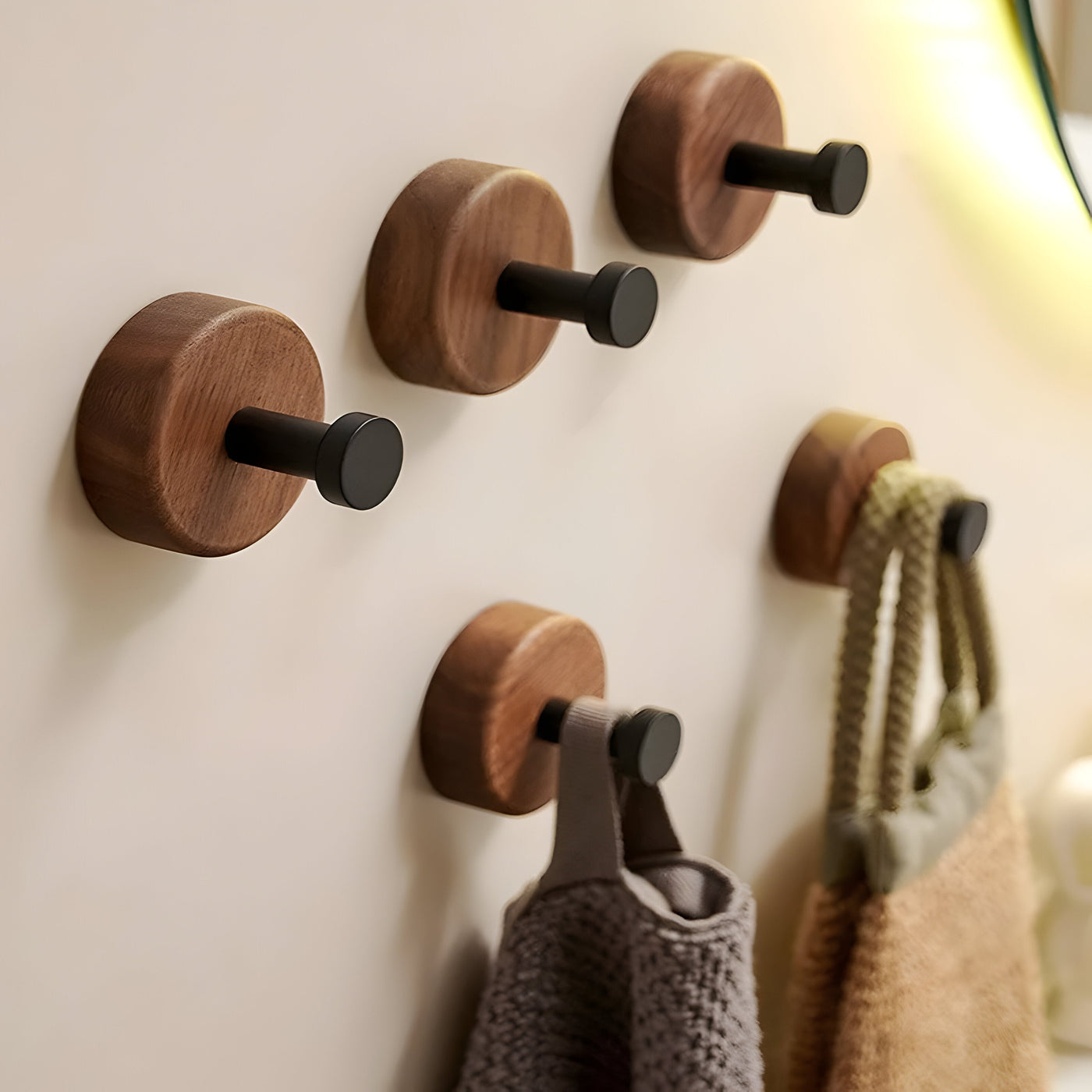 WoodenGrip Hook - Wandhaken aus Holz im Nordischen Stil