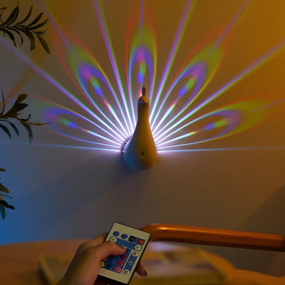 GlowFeather Light - Elegante Pfauen-Projektions-LED-Lampe