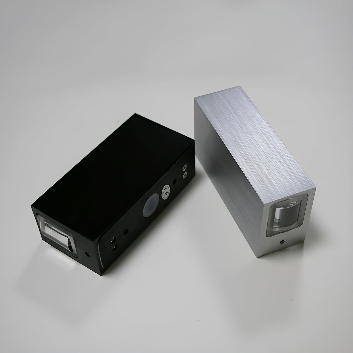 Lumi Bloc LED-Wandleuchte - Robuste und stilvolle Innen- und Außenbeleuchtung