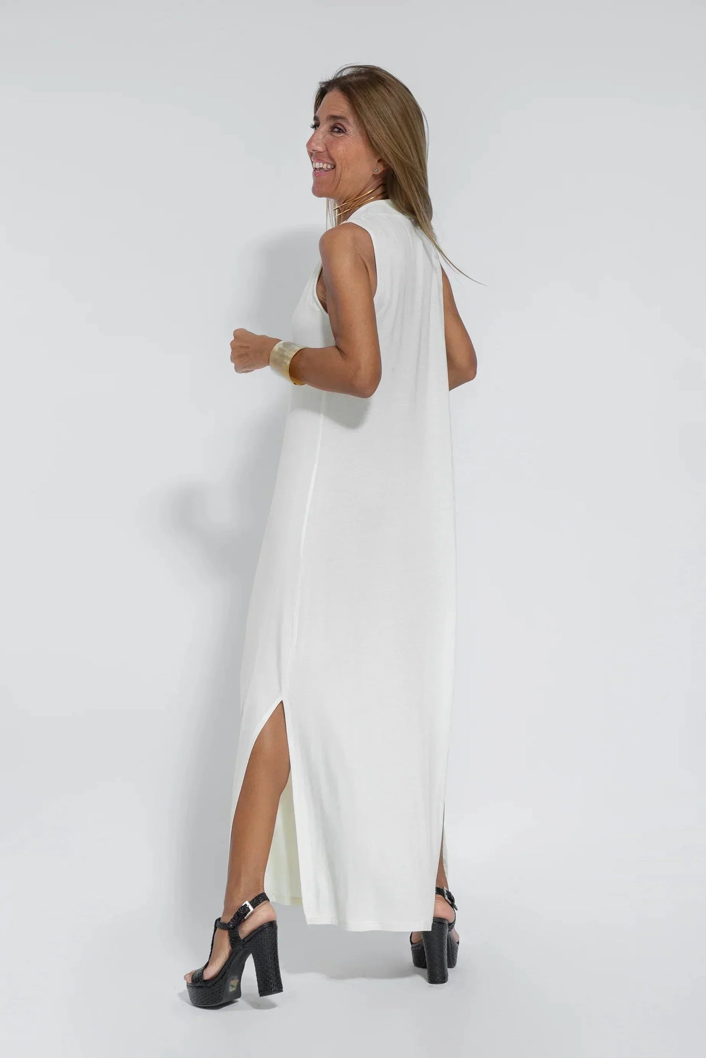 Alisa | Lockeres Maxikleid mit V-Ausschnitt und Seitenschlitz