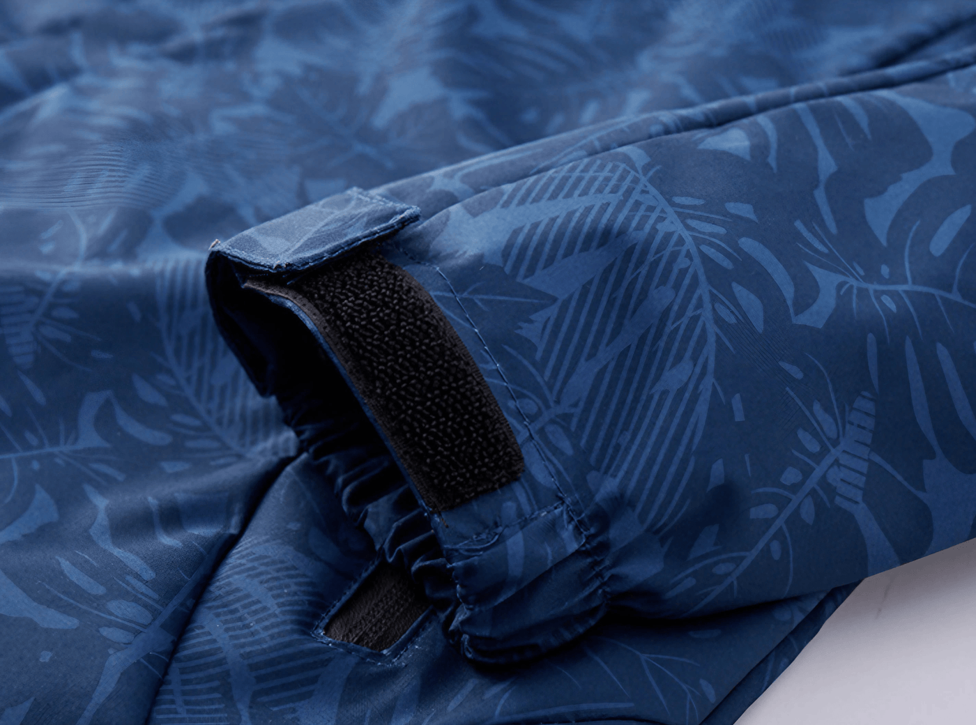 Outdoor Jacke mit Kapuze – Leichte Übergangsjacke für Freizeit und Outdoor