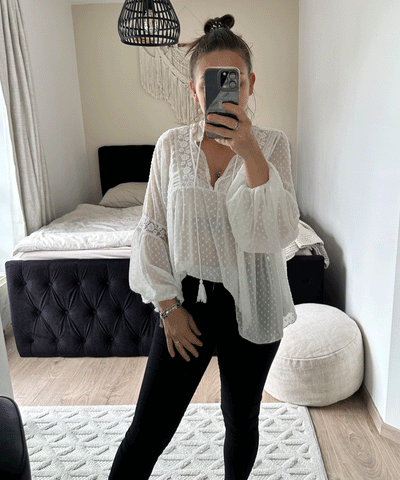 Frisches weißes Oberteil mit moderner Schlichtheit für Frauen