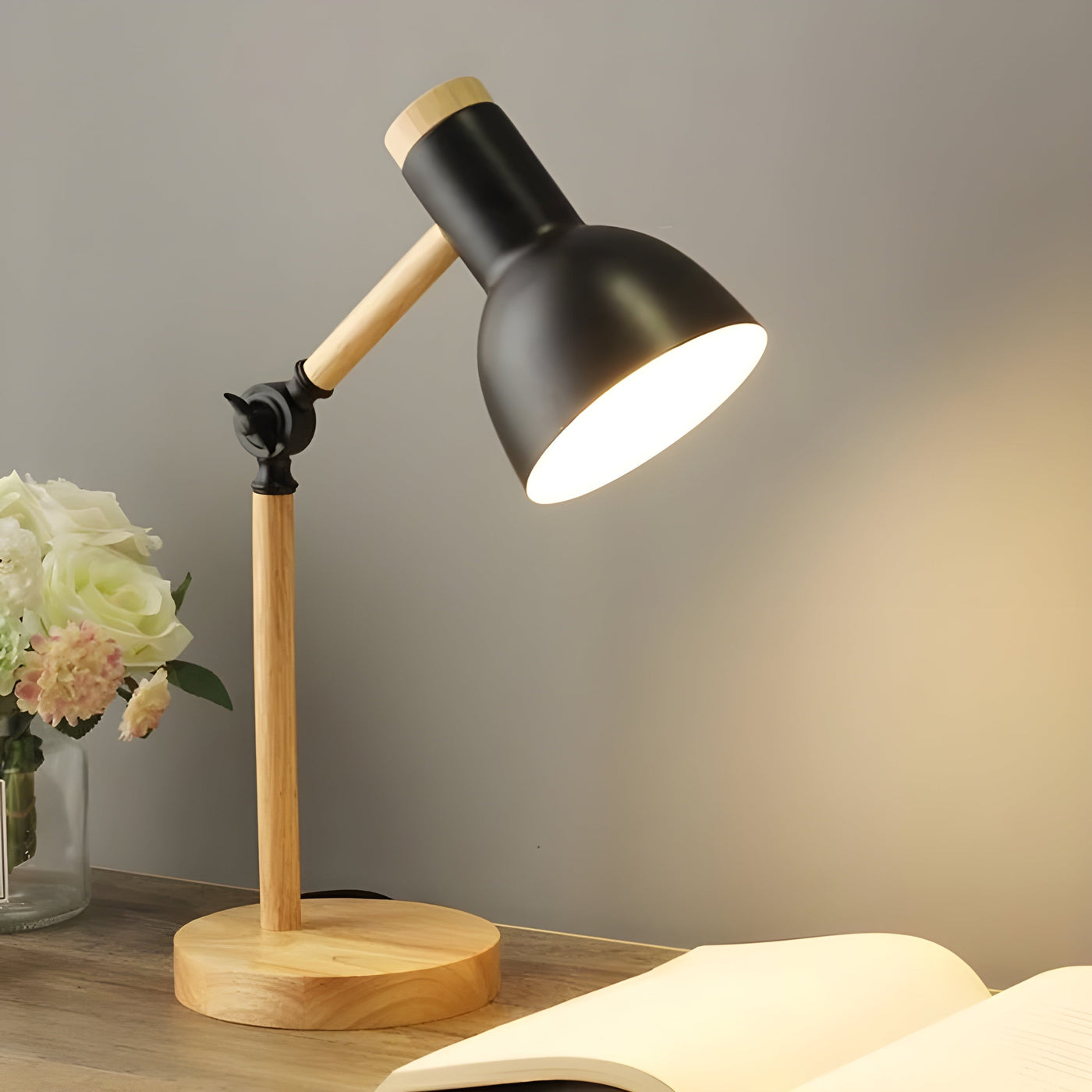 SwivelScandi Lamp - Kreative LED-Schreibtischlampe aus Holz