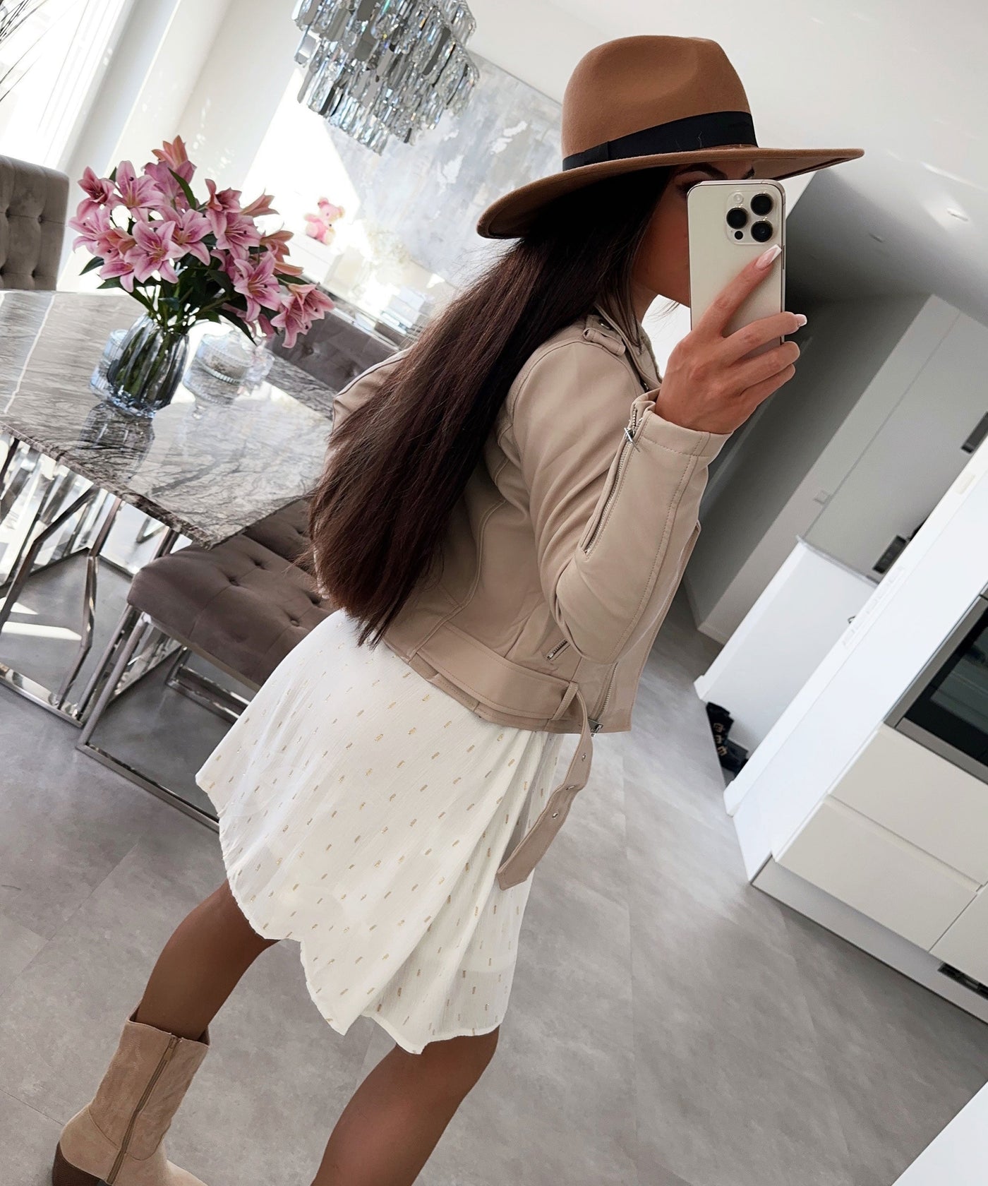 Beiges Oberteil mit zeitloser Weichheit für Frauen